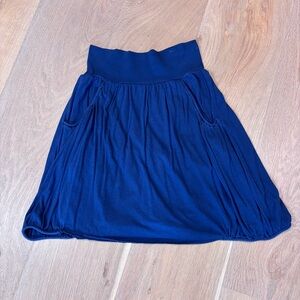 Garnet Hill Navy Favorite Knit Skirt | M | Knee-length | T-shirt Material